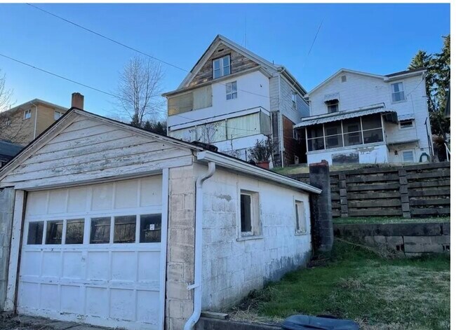 Garage and back - 1112 N 7th St