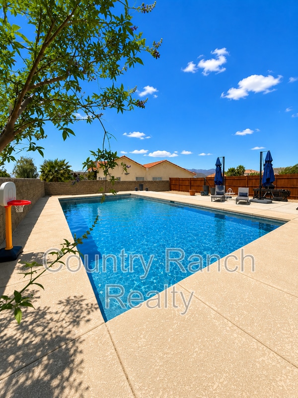 Building Photo - 2134 Desert Palms Dr
