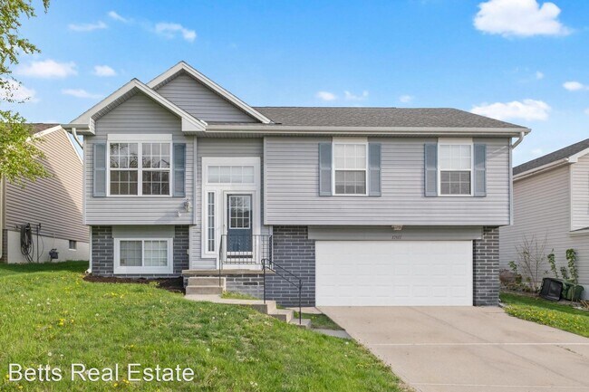 Primary Photo - 3 br, 2.5 bath House - 17817 LILLIAN STREET