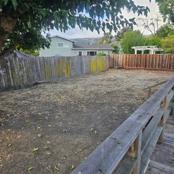 Building Photo - 2838 Saint Denis Dr