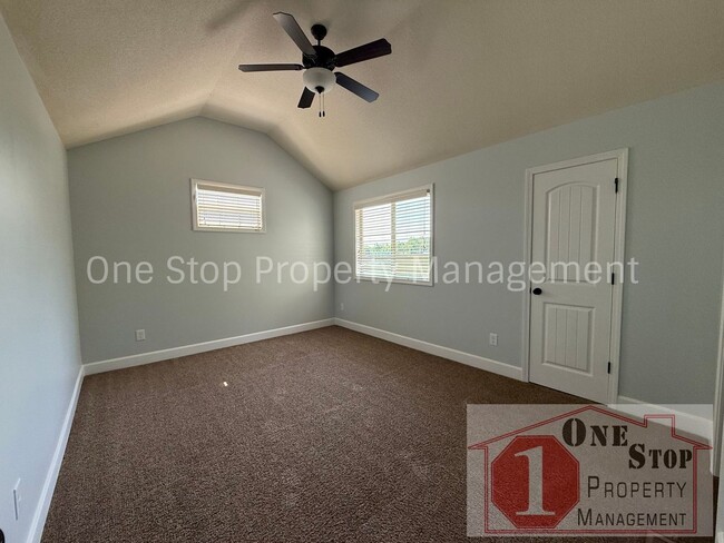Building Photo - 3-Bedroom, 2.5-Bathroom in Platte City
