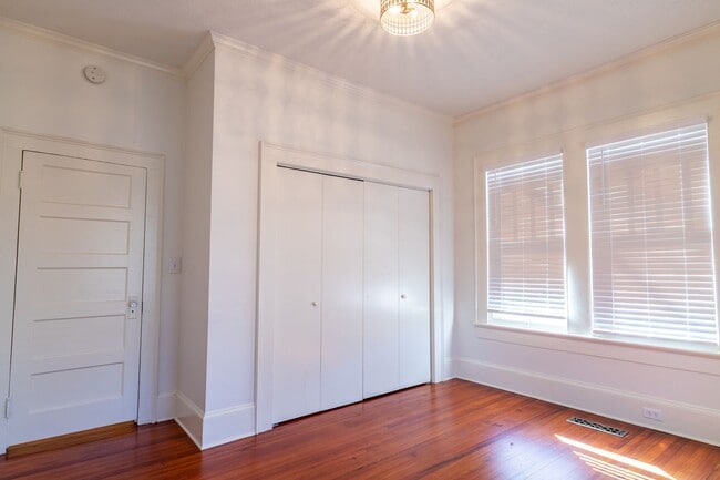 Building Photo - Lakebottom Bungalow