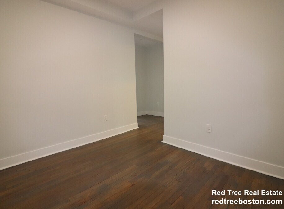 Building Photo - 81 Park Dr