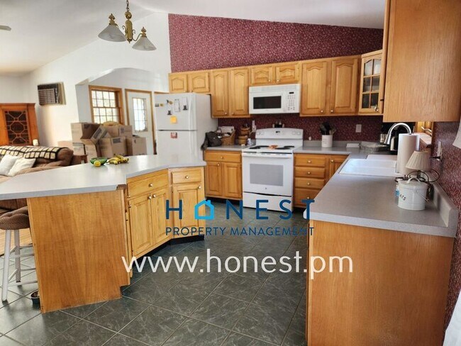 Building Photo - 12 Joey Ln