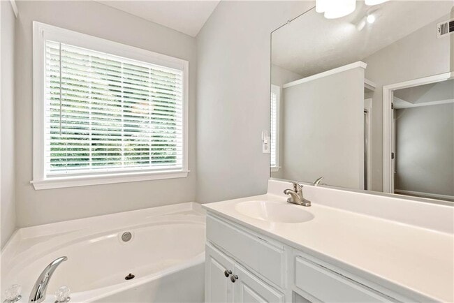 Building Photo - 1480 Ridgemill Terrace NE