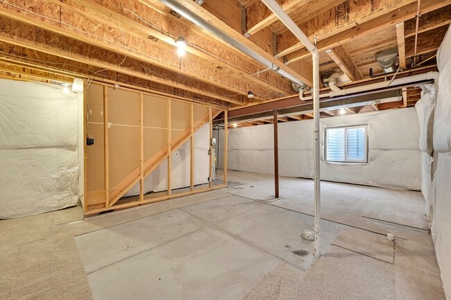 Building Photo - 8361 Newbury Way