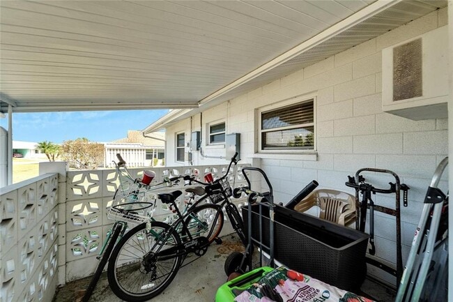 Building Photo - 1216 Hacienda Dr