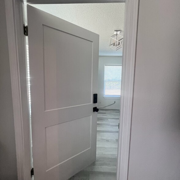 Building Photo - 4584 Tamarind Dr