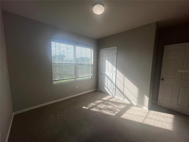 Building Photo - 280 Perute Ct