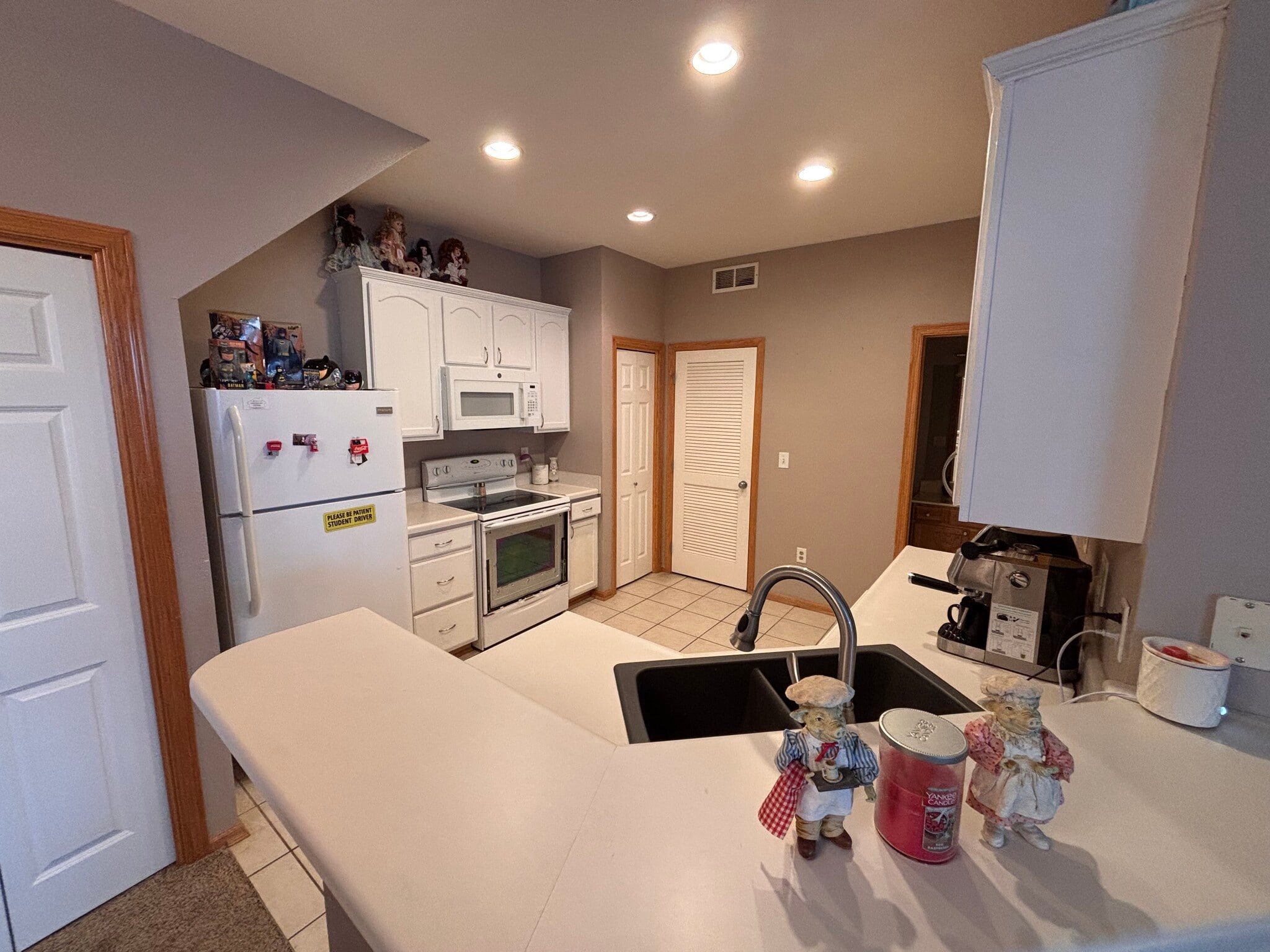 Building Photo - 1019 NE Greenview Dr