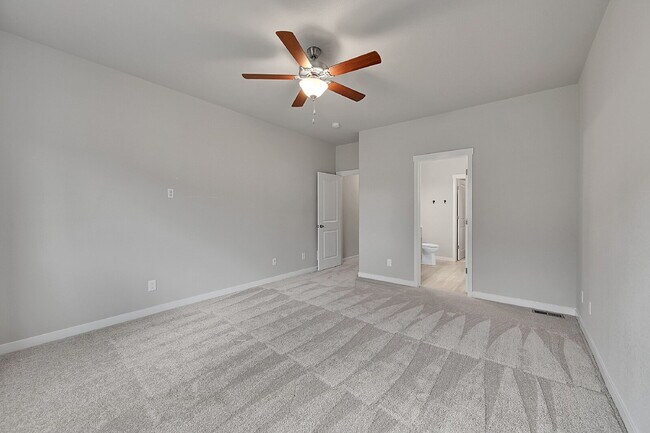 Building Photo - $2,645.00- 4 Bed, 3 Bath Home in Colorado ...