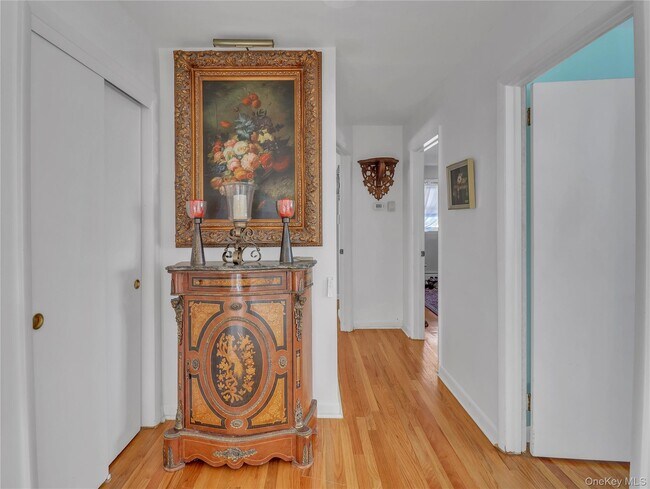 Building Photo - 6 Kenbar Rd