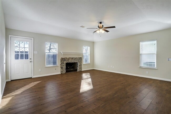 Building Photo - 18319 Austin Oak Ln