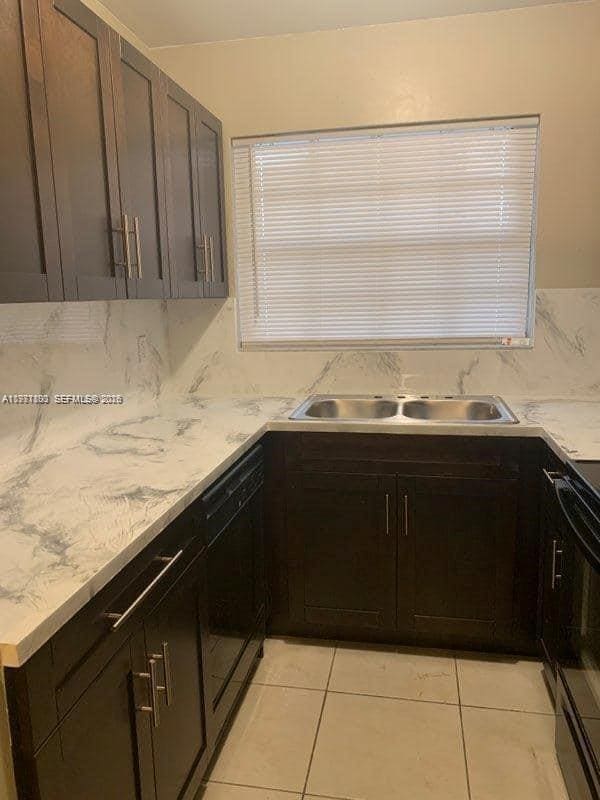 Building Photo - 1139 SE 13th Ave