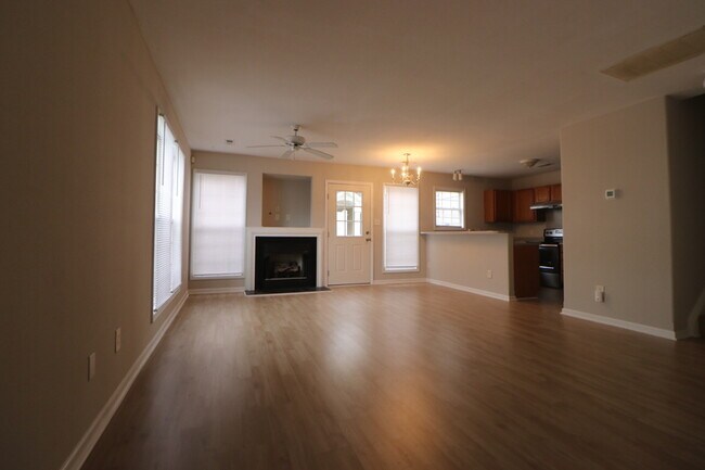 Building Photo - 3924 Mohawk Ct