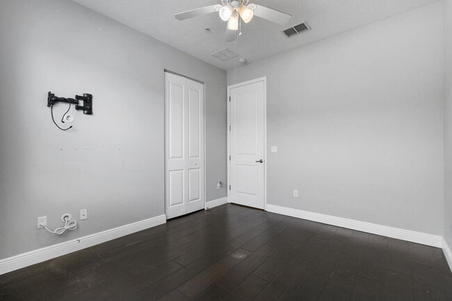 Building Photo - 1420 NW 49th Ln