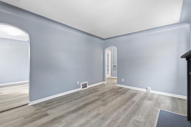 Building Photo - 9233 McKinney St