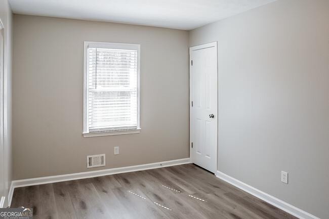 Building Photo - 87 Oak Landing Cir