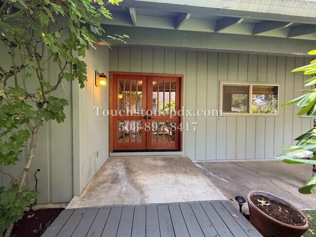 Building Photo - 13540 SW Hyland Park Ct