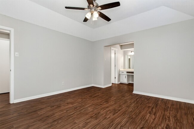 Building Photo - 136 Shadybrook Dr