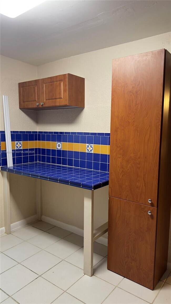 Building Photo - 3908 SW 67th Terrace