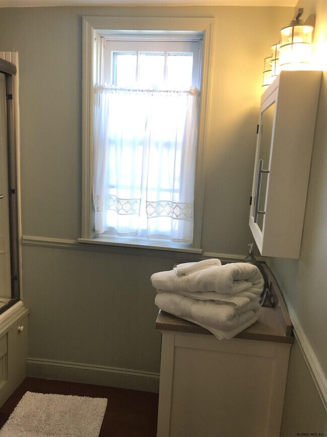 Building Photo - 125 Union Ave