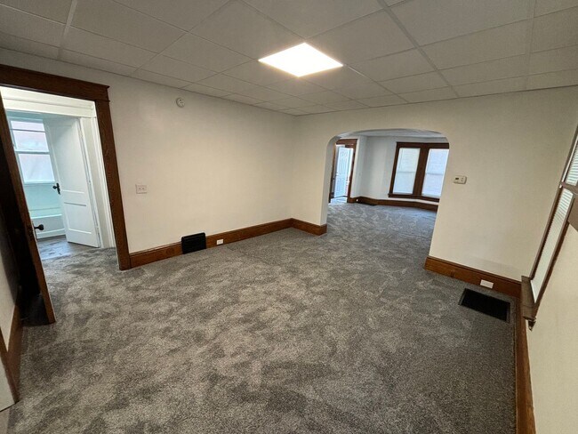 Building Photo - 825chest