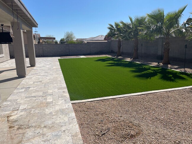 Building Photo - Beautiful Single Level 3 Bed/ 2 Bath + Den Home In Maricopa. Tons of Upgrades Throughout!
