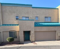 Building Photo - 1015 S Val Vista Dr