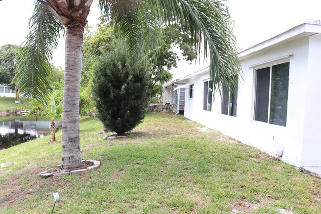 Building Photo - 1020 NW 74th Ave
