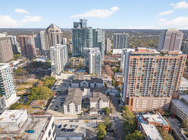 Building Photo - 1075 Peachtree Walk NE