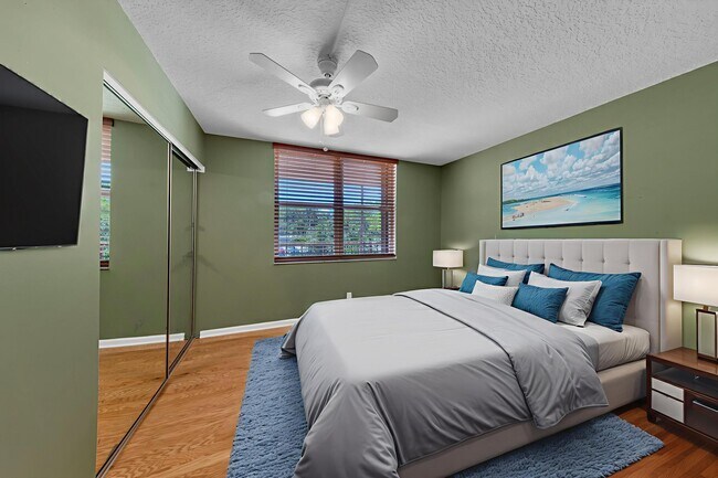 Building Photo - 14623 Bonaire Blvd
