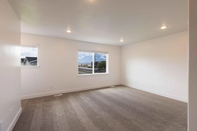 Building Photo - HCT 571
