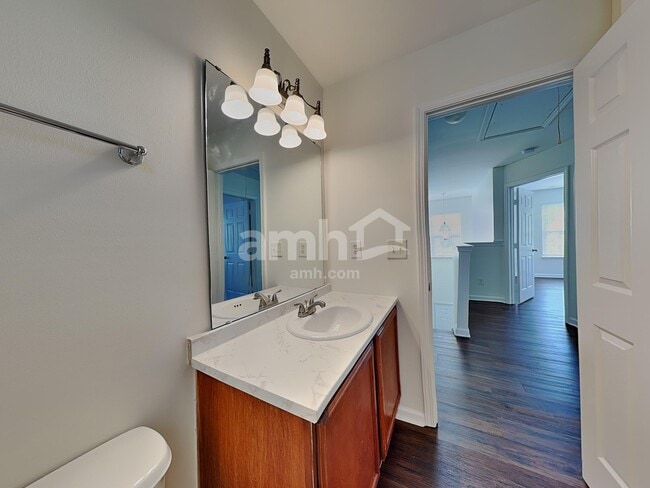 Building Photo - 15730 Lakepoint Forest Dr