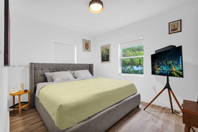 Building Photo - 274 NW 43rd St