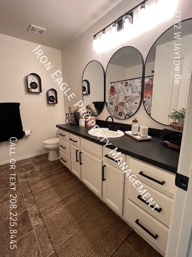 Building Photo - 2792 W Jayton Dr