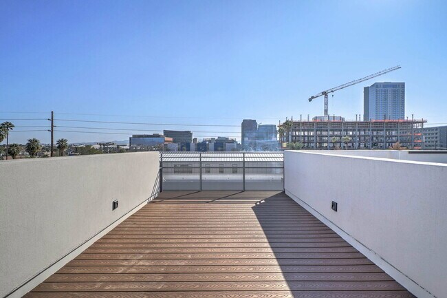 Building Photo - 504 E Roosevelt St