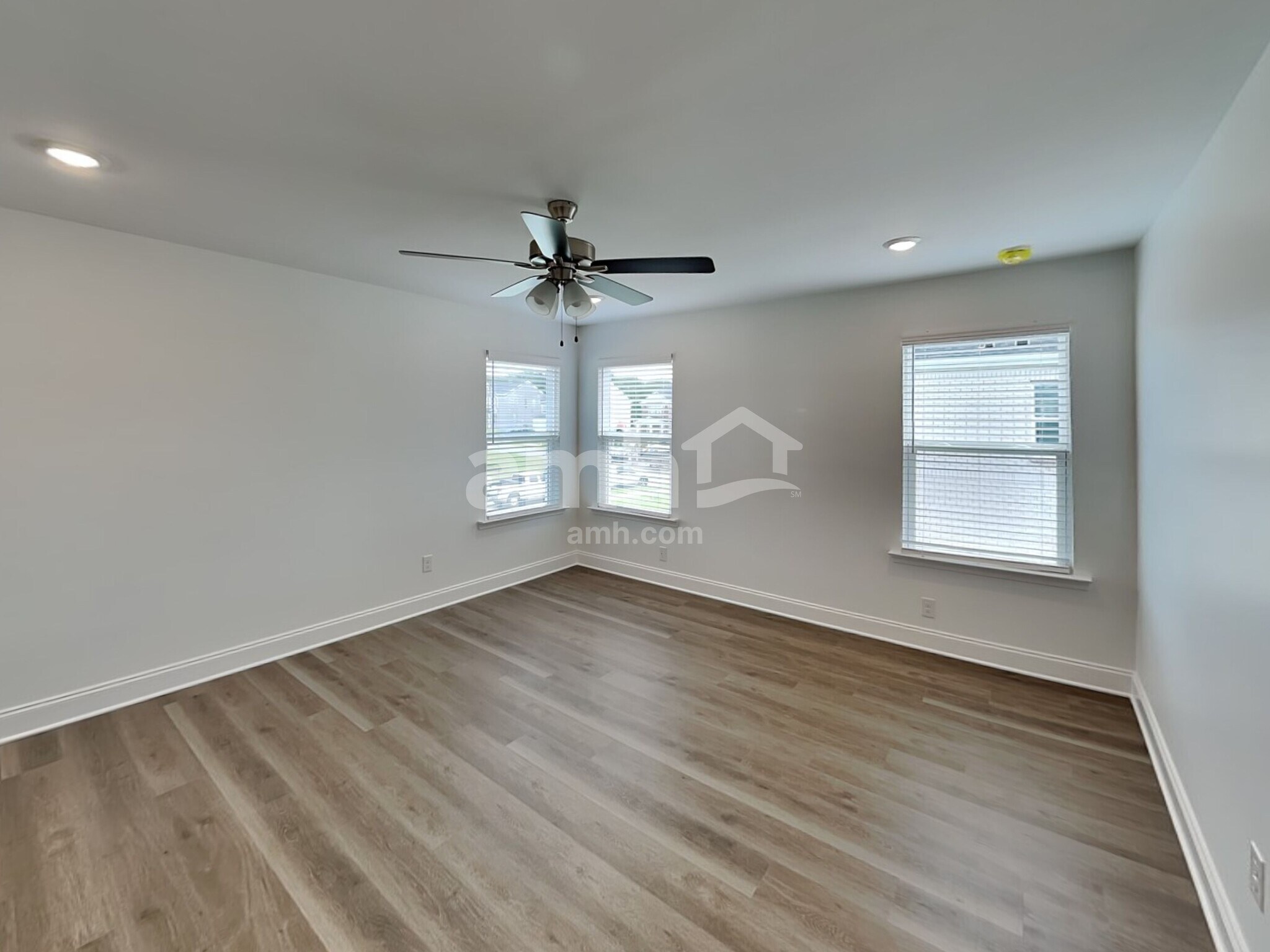 Building Photo - 212 Argea Dr