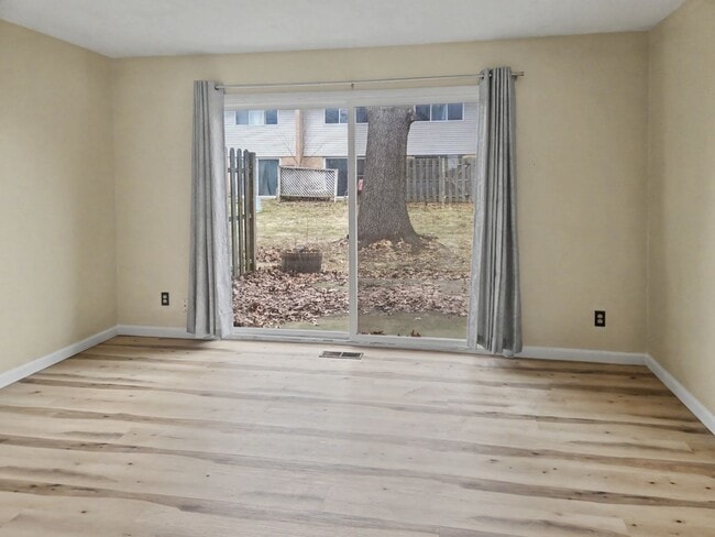 Building Photo - 3510 Kenbrooke Ct