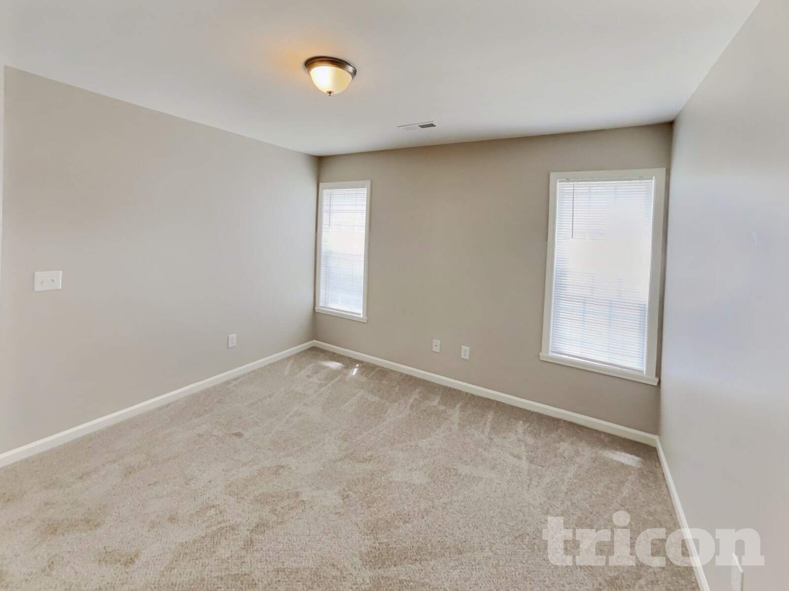 Building Photo - 4012 Eastside Ct