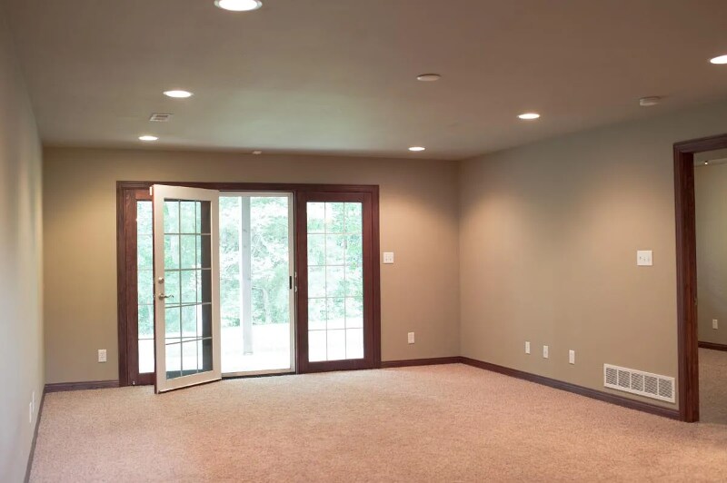 Building Photo - 1100 Oaktree Pl