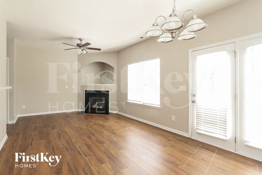 Building Photo - 10544 Meadow Crossing Ln