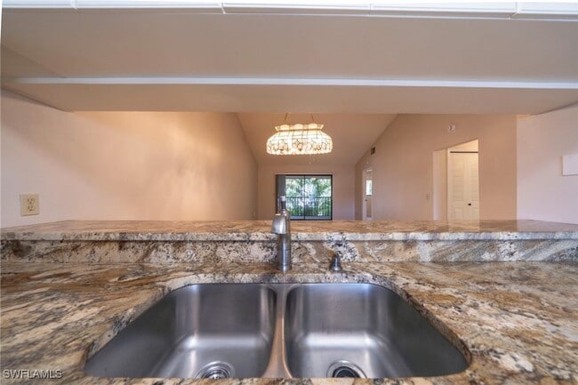 Building Photo - 17455 Blueberry Hill Dr