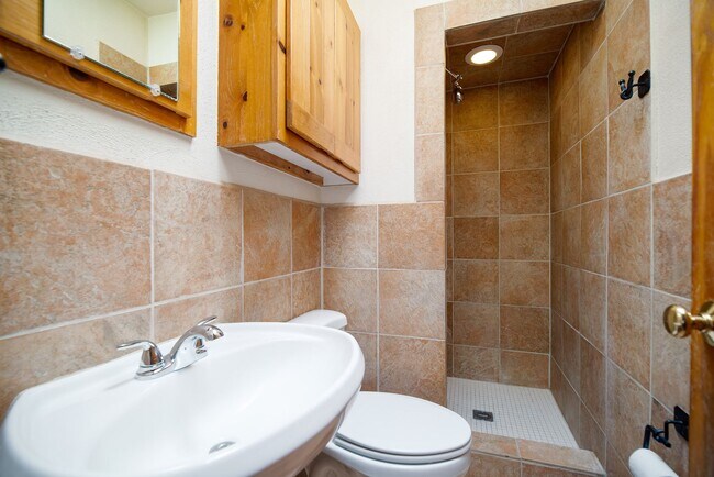 Building Photo - Casados St. - 247