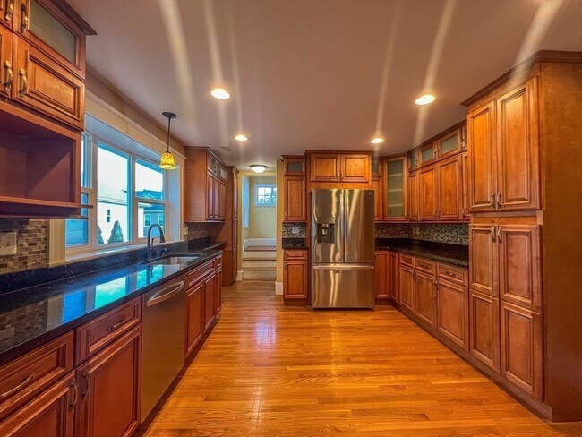 Building Photo - 267 Beech St