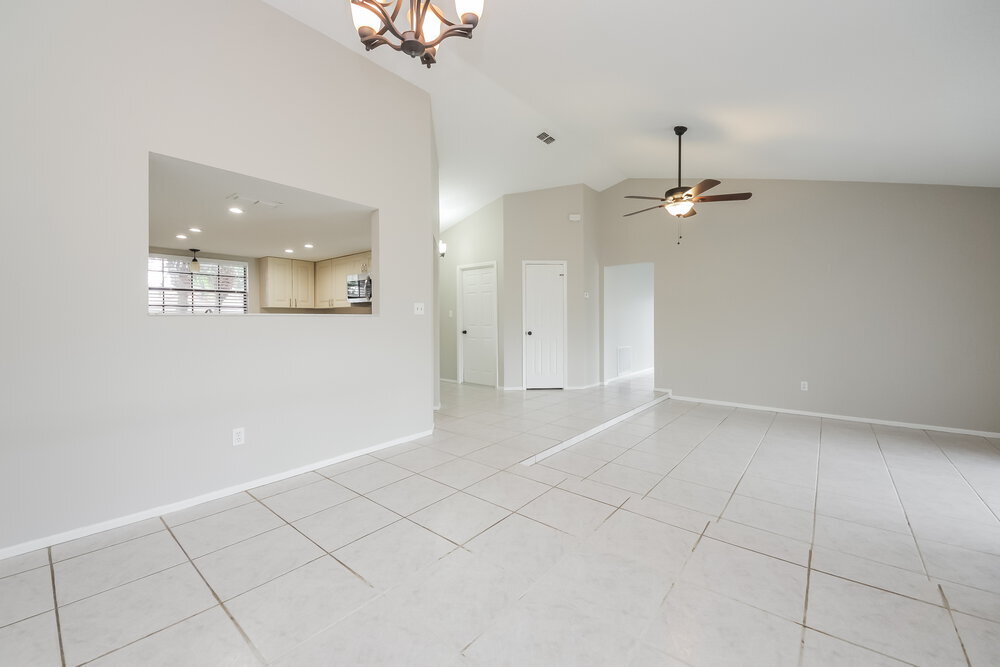 Building Photo - 1000 Dinero Dr