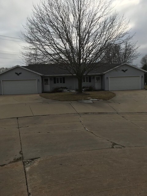 Building Photo - 434 Arthur Ct