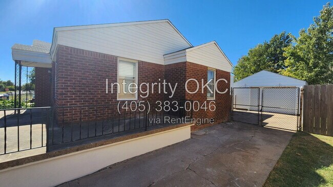 Building Photo - 409 N Key Blvd