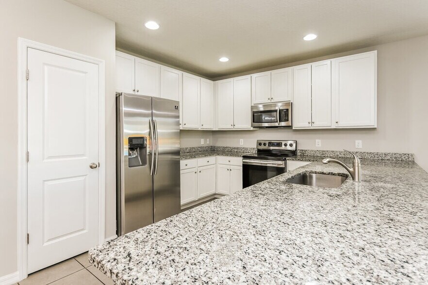 Building Photo - 501 Elbridge Pl