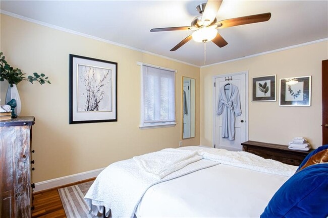 Building Photo - 4061 Lower Roswell Rd